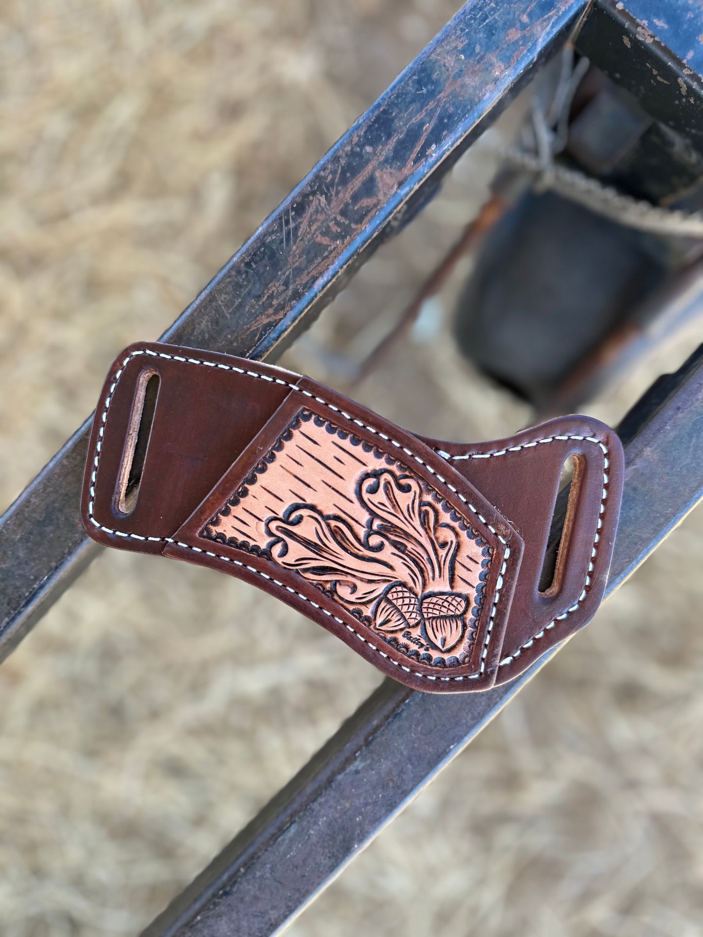 Trapper Sheath - Oak Leaf